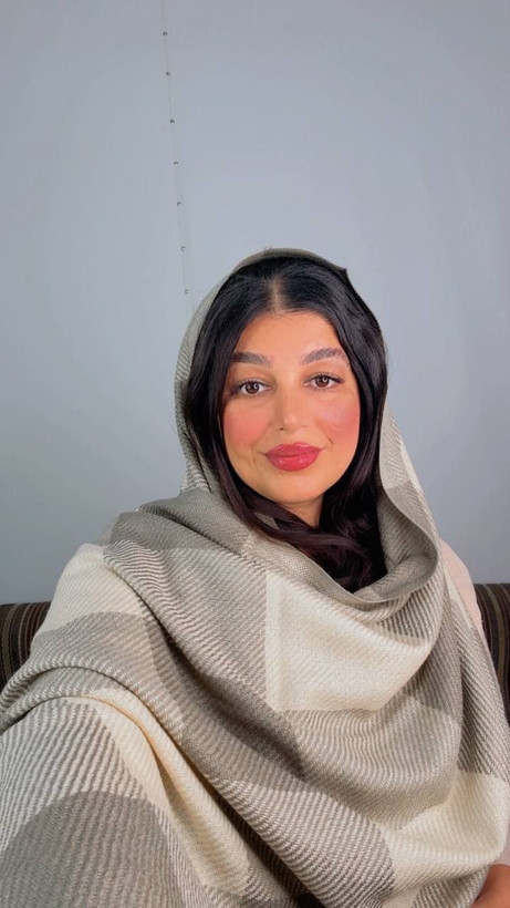 شال بافت با رنگبندی جذاب