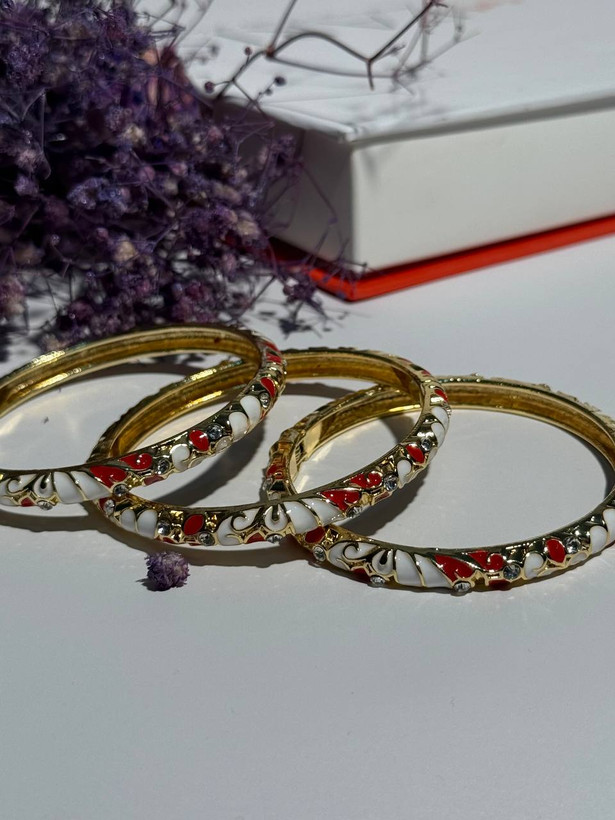 دستبند میناکاری طرح شب یلدا و دانه های انار